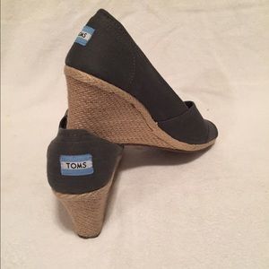 Tom's size 12 espadrille wedges. EUC.